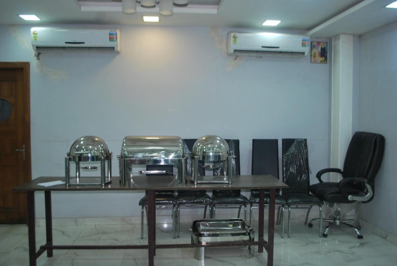 Hotel Heera International 콜카타 외부 사진